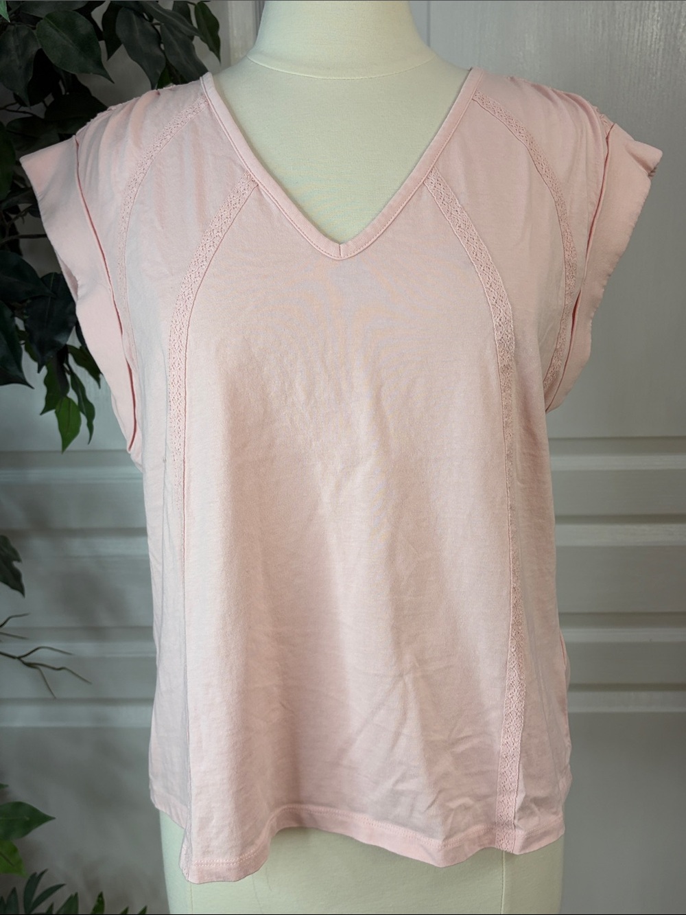 Me by Jennie Garth Carolina 100% Cotton Tee ~ Charleston Rose